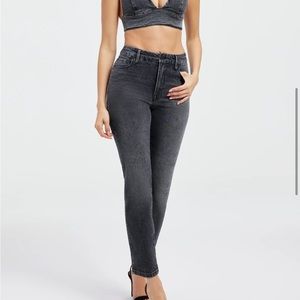 Brand new with tags!! High-rise jeans with a classic slim fit design